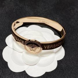 Picture of Versace Bracelet _SKUVersacebracelet02191016625